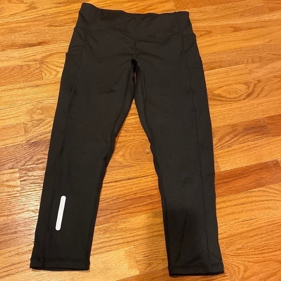 Orangetheory Pants - Women’s cropped leggings with mesh detailing. Size S